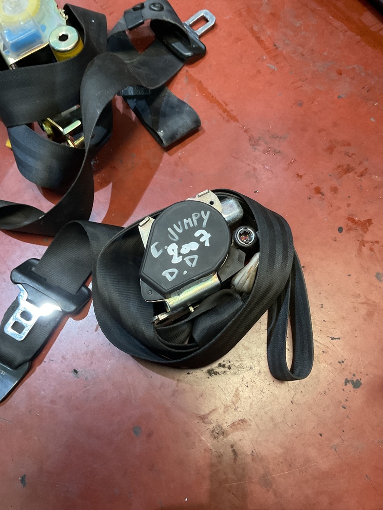 Cinturon delantero derecho citroen jumpy '06