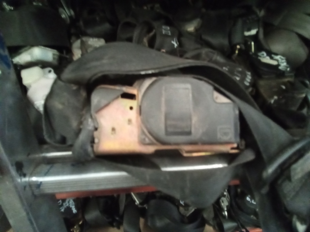 Cinturon trasero izquierdo citroen jumpy '01