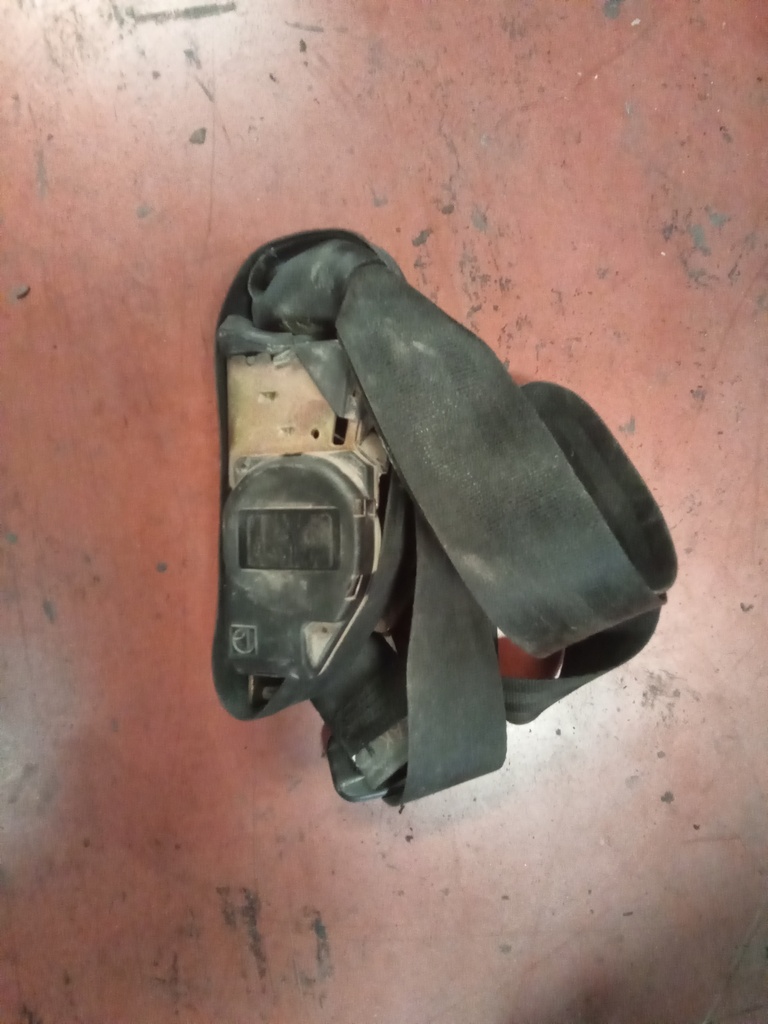 Cinturon trasero izquierdo citroen jumpy '01