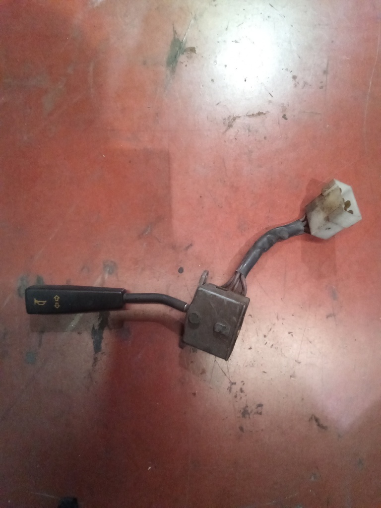 Mando de intermitentes nissan trade '87