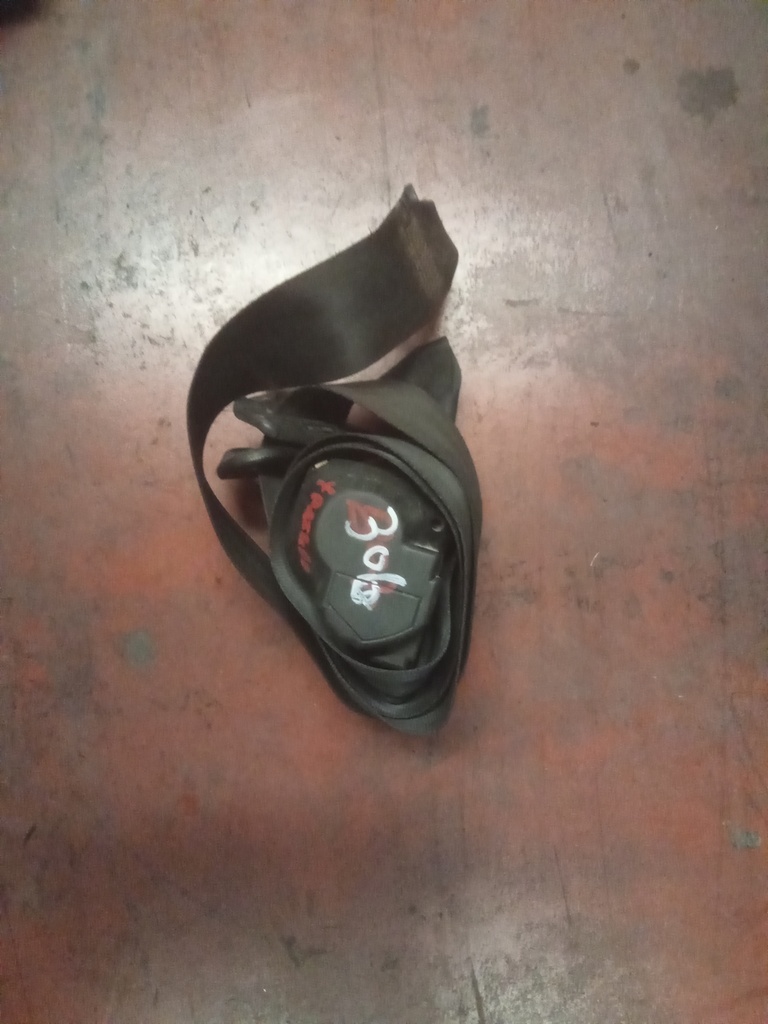 CINTURON TRASERO DERECHO PEUGEOT 306 '00