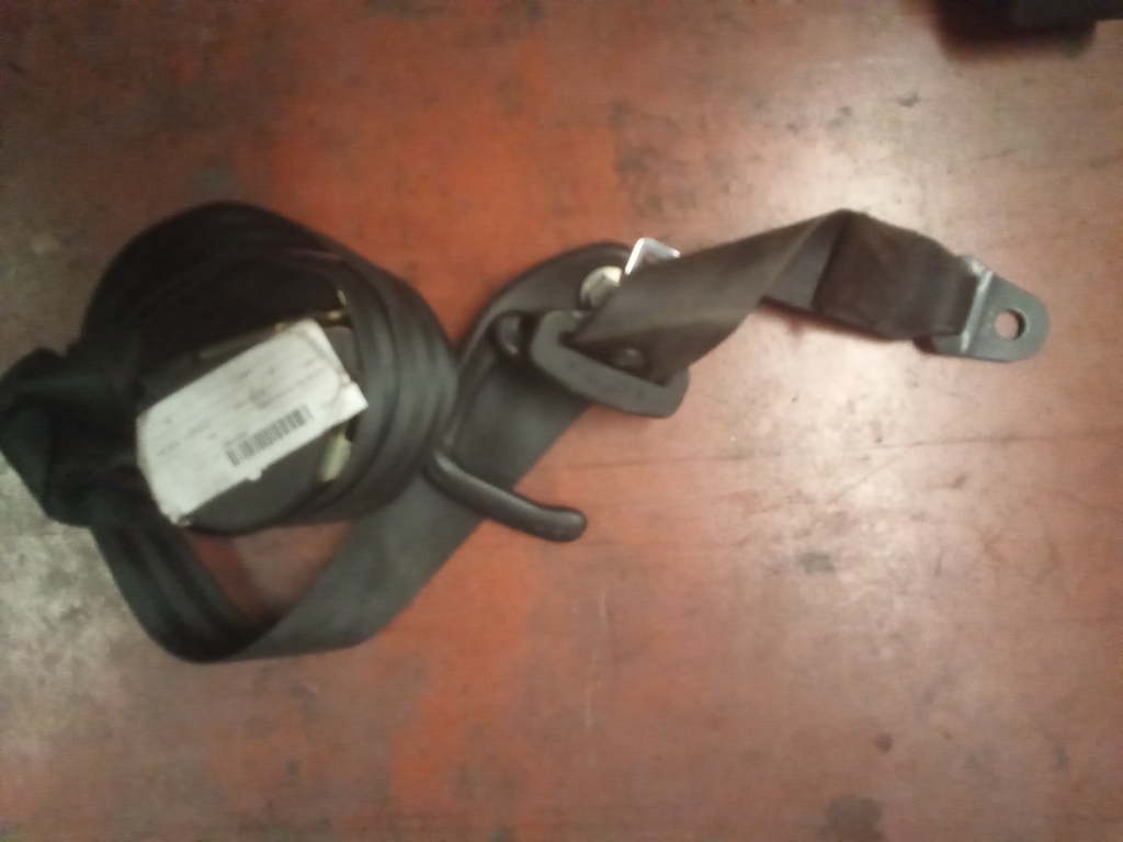 Cinturon trasero derecho peugeot 307 '03
