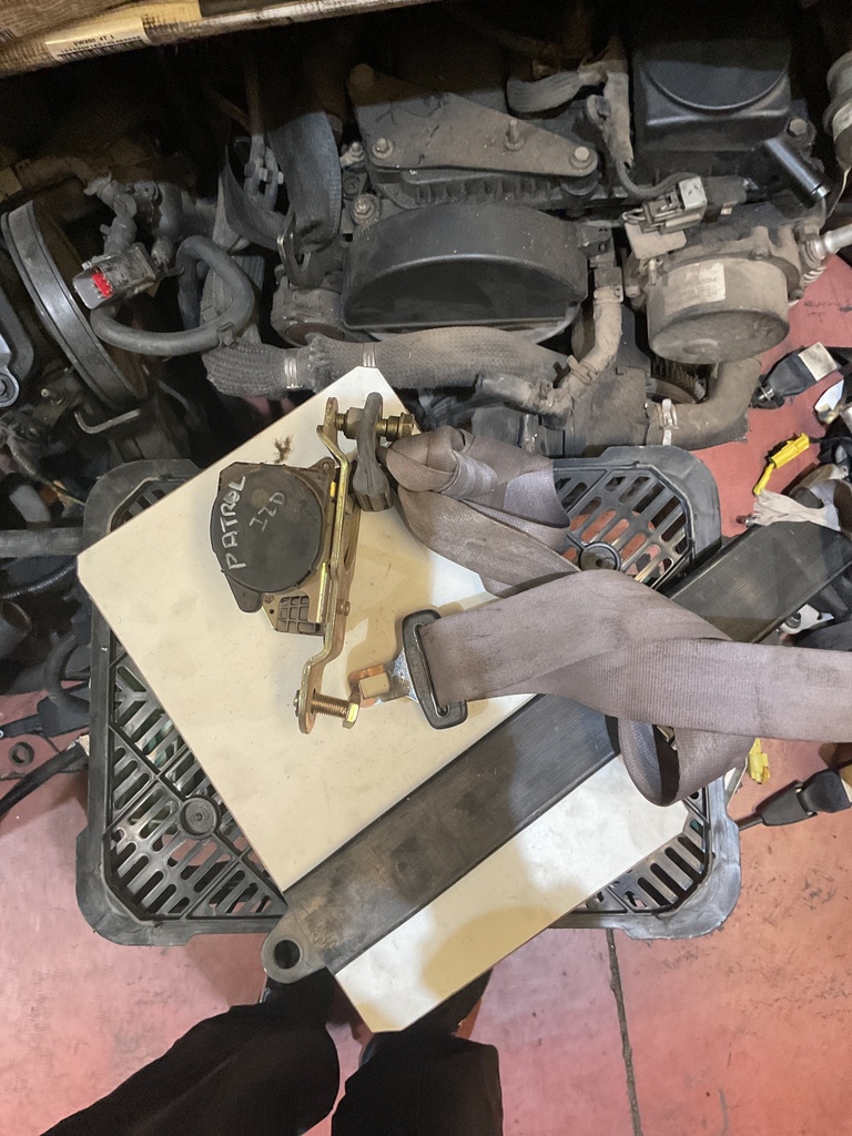 Cinturón seg. del. izquierda nissan patrol ‘99