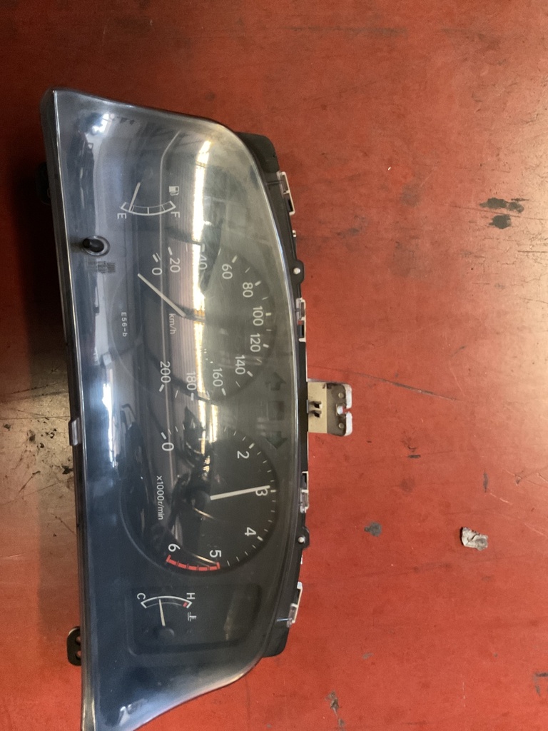 Cuadro instrumentos toyota corolla 02