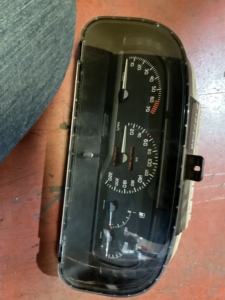 Cuadro instrumentos renault laguna 97