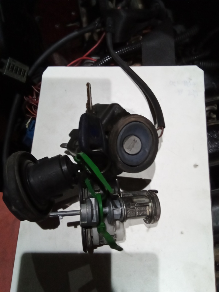 Conmutador de arranque, cilindros de puerta y cierre de maletero fiat punto