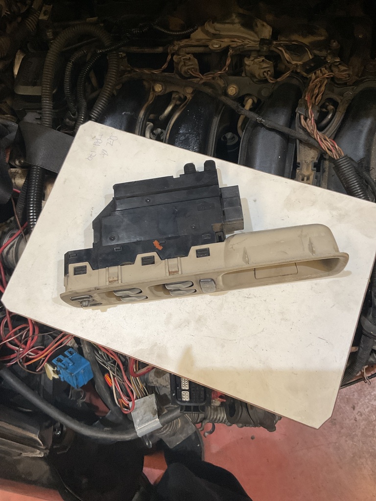 Botonera eleva lunas volvo s80 '02