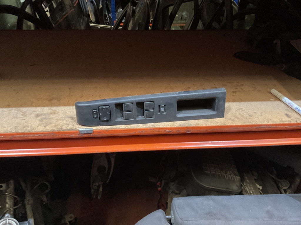 Botonera eleva lunas mazda 5 ‘03