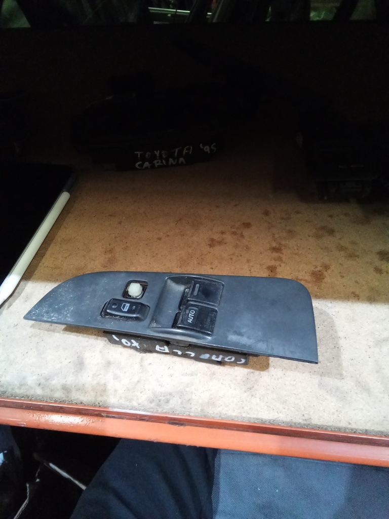 Botonera eleva lunas toyota corolla '00