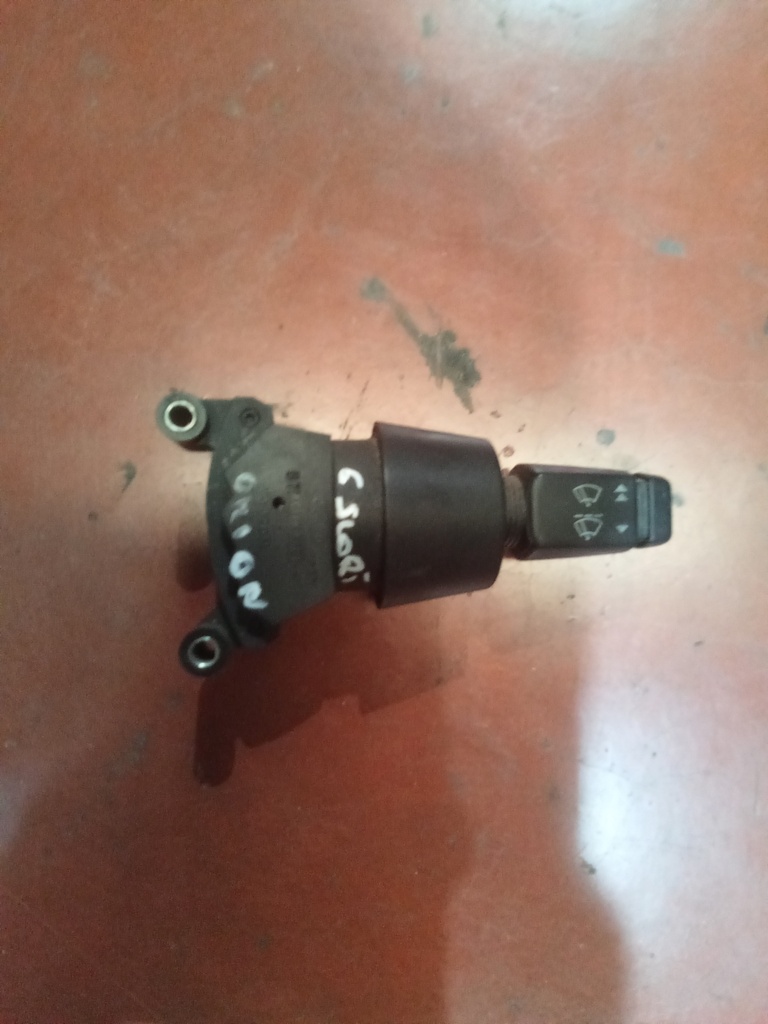 Mando de limpiaparabrisas ford scort '86