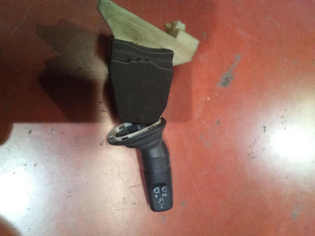 Mando de limpiaparabrisas ford mondeo '98