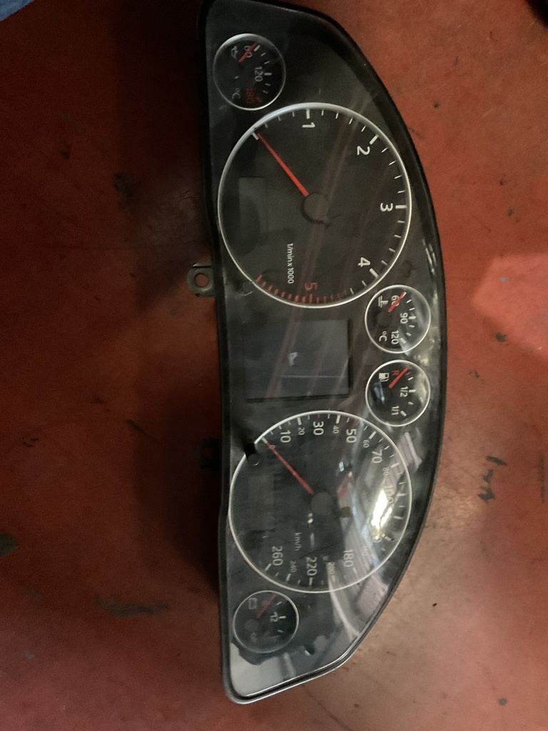 Cuadro instrumento audi a6 03
