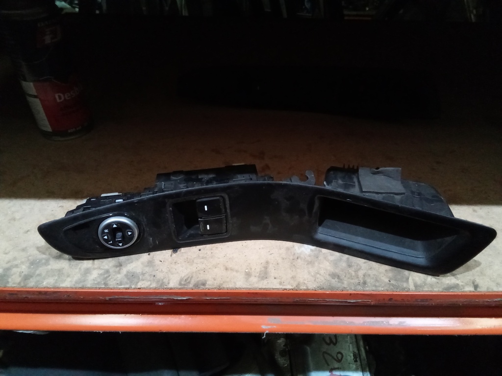 Botonera eleva lunas izquierda hyundai i20 '16