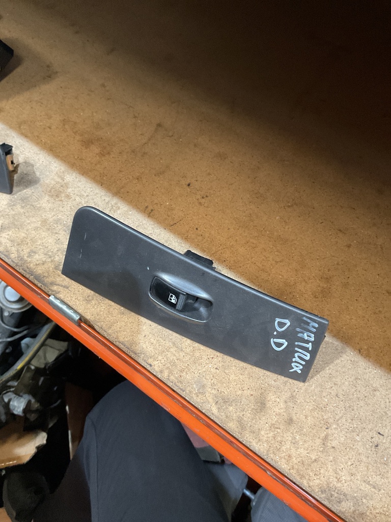 Botonera eleva lunas hyundai matrix '04