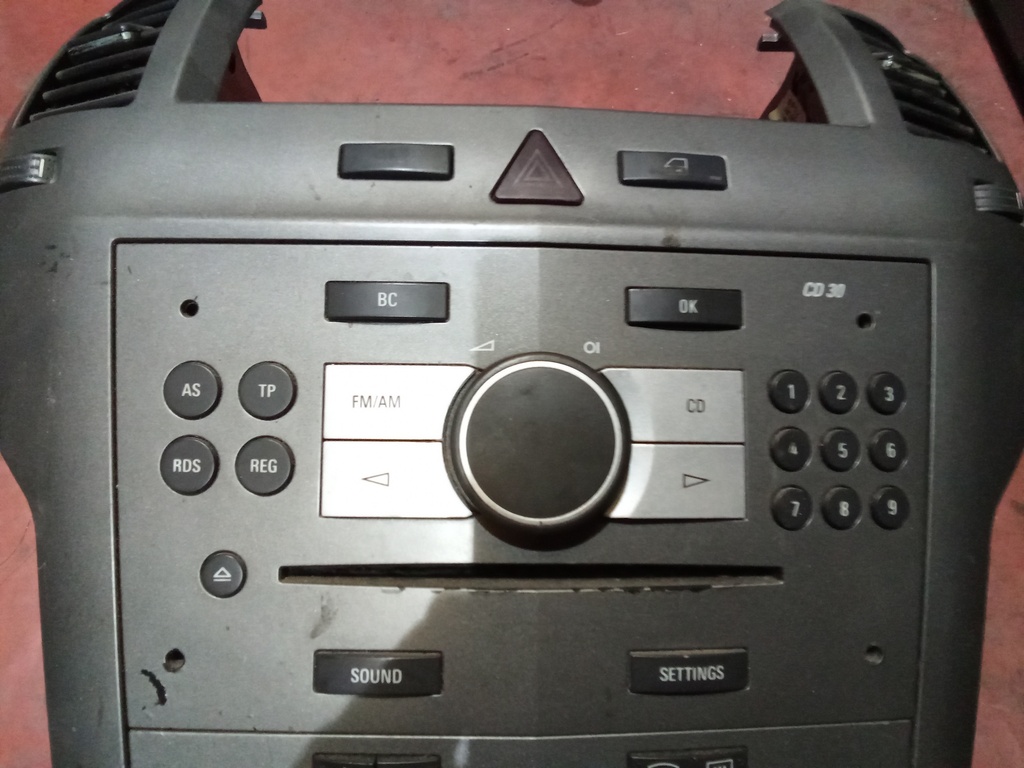 Radio opel zafira b '10