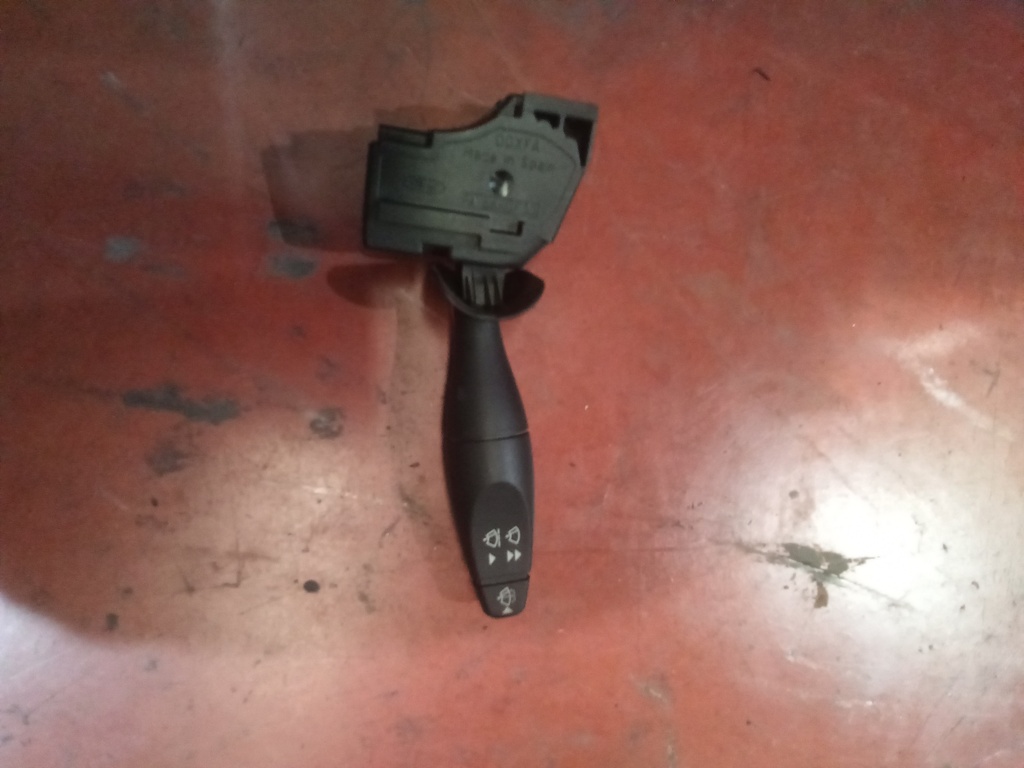 Mando de limpiaparabrisas ford fiesta '04