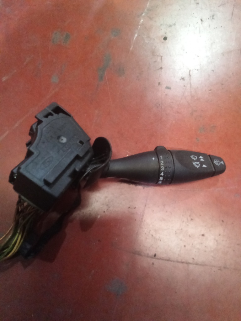 Mando de limpiaparabrisas ford focus '04