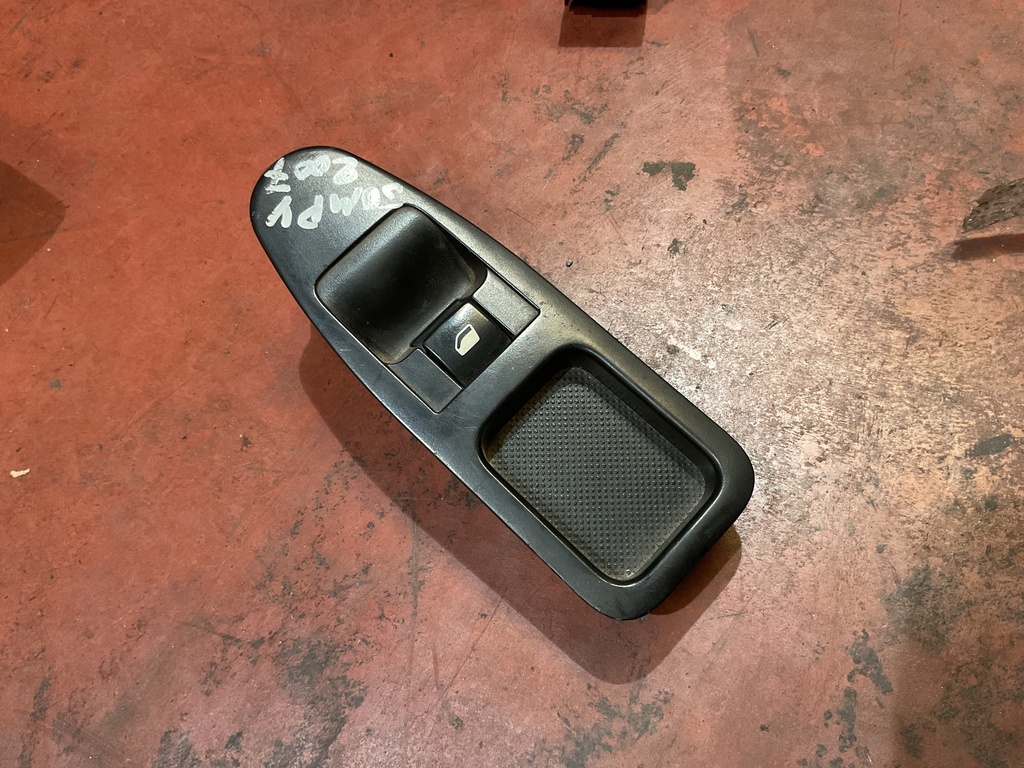 Botonera eleva lunas derecha citroen jumpy  ‘07