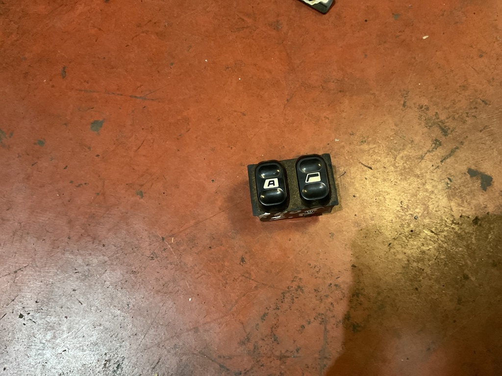 Botonera eleva lunas peugeot 406 ‘96