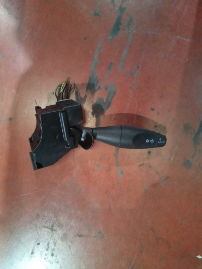 Mando de intermitentes ford focus '02