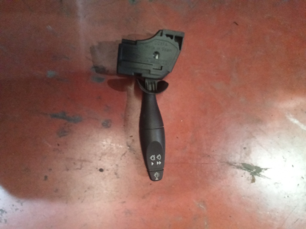 Mando de limpiaparabrisas ford fiesta '05