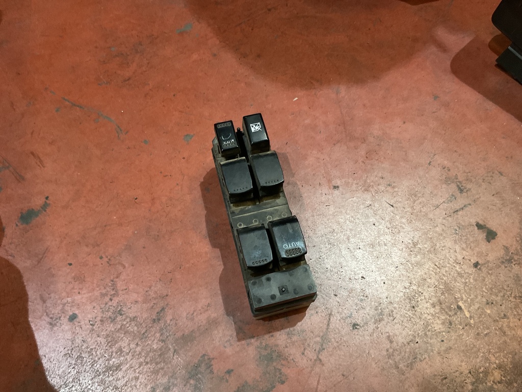 Botonera eleva lunas suzuki sx4 ‘09