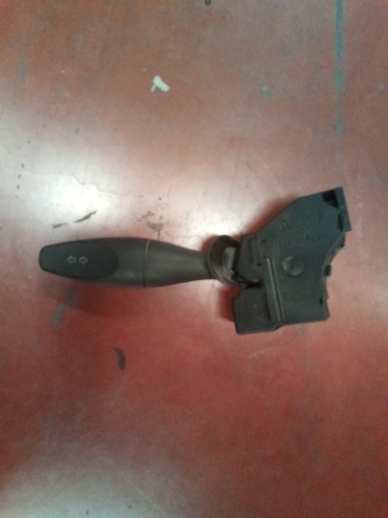 Mando de luces ford focus '03
