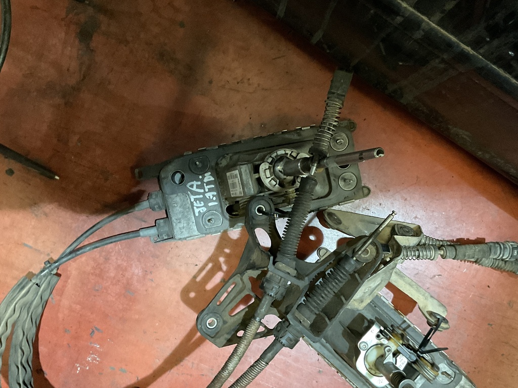 Palanca cambios wolfwagen jetta ‘05