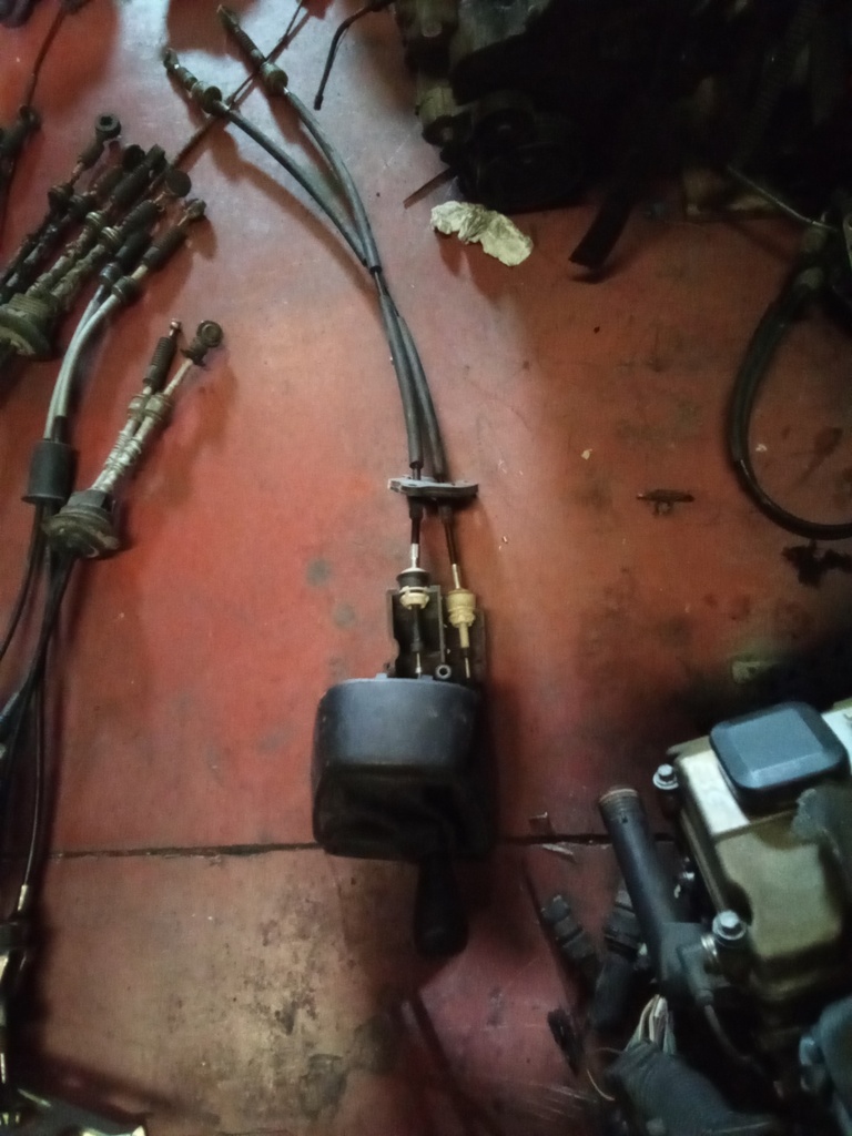 Palanca cambios 5 vel. peugeot bipper '07