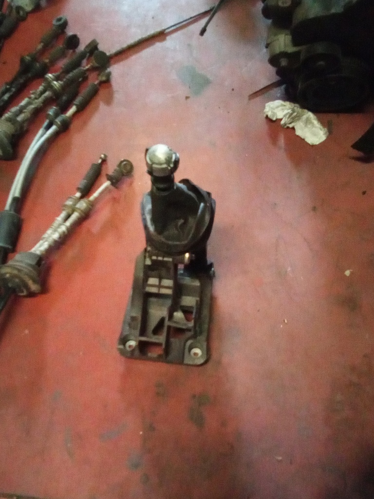 Palanca cambios 5 vel peugeot 308 '08