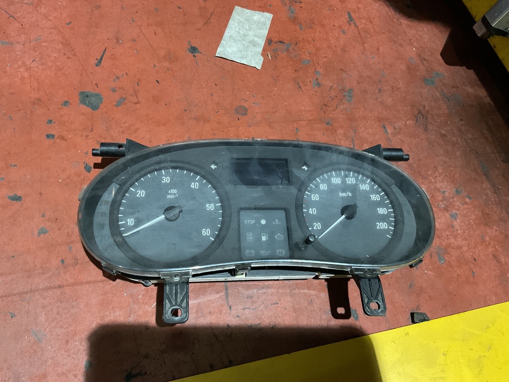 Cuadro instrumentos opel vivaro ‘05