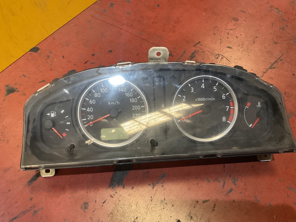 Cuadro instrumentos nissan almera ‘03