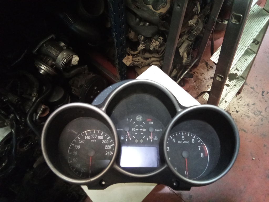 Cuadro instrumentos alfa romeo 147 '04