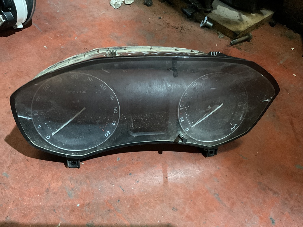 Cuadro instrumentos skoda octavia ‘08