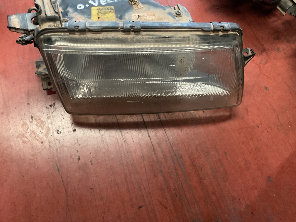 Faro derecho opel vectra a