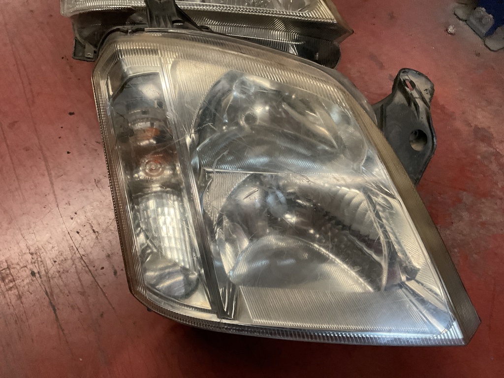 Faro derecho opel meriva