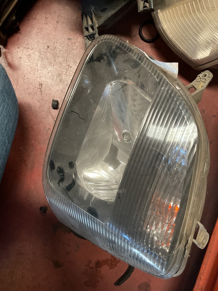 Faro izquierdo opel ágila