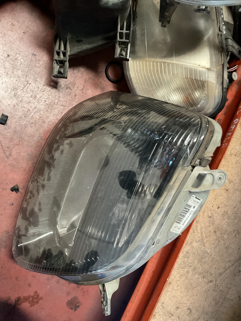 Faro derecho opel agila