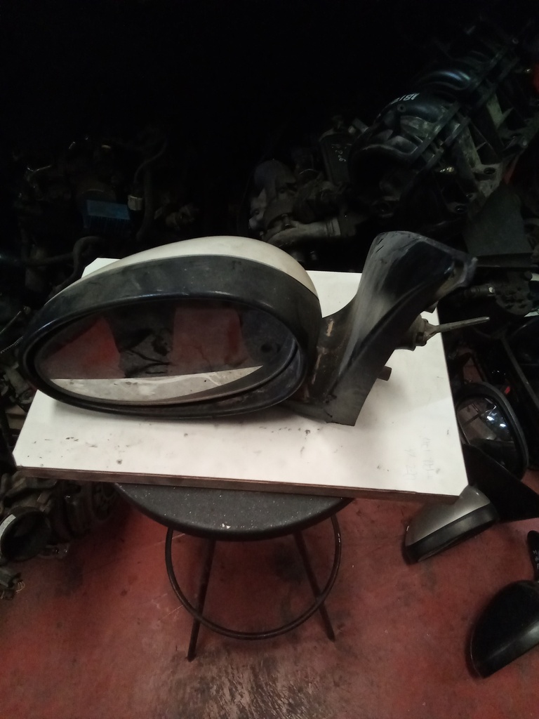 Retrovisor izquierdo manual rover 25 '00