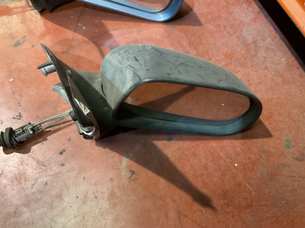 Retrovisor derecho manual fiat brava ‘99