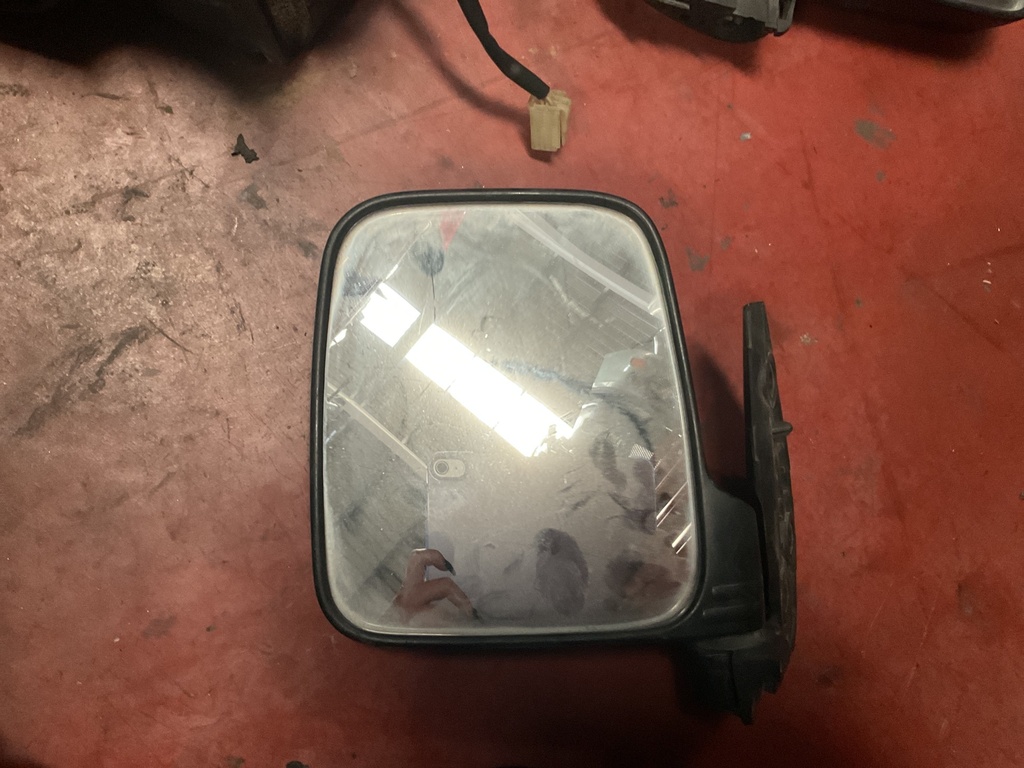 Retrovisor izquierdo suzuki carry ‘00