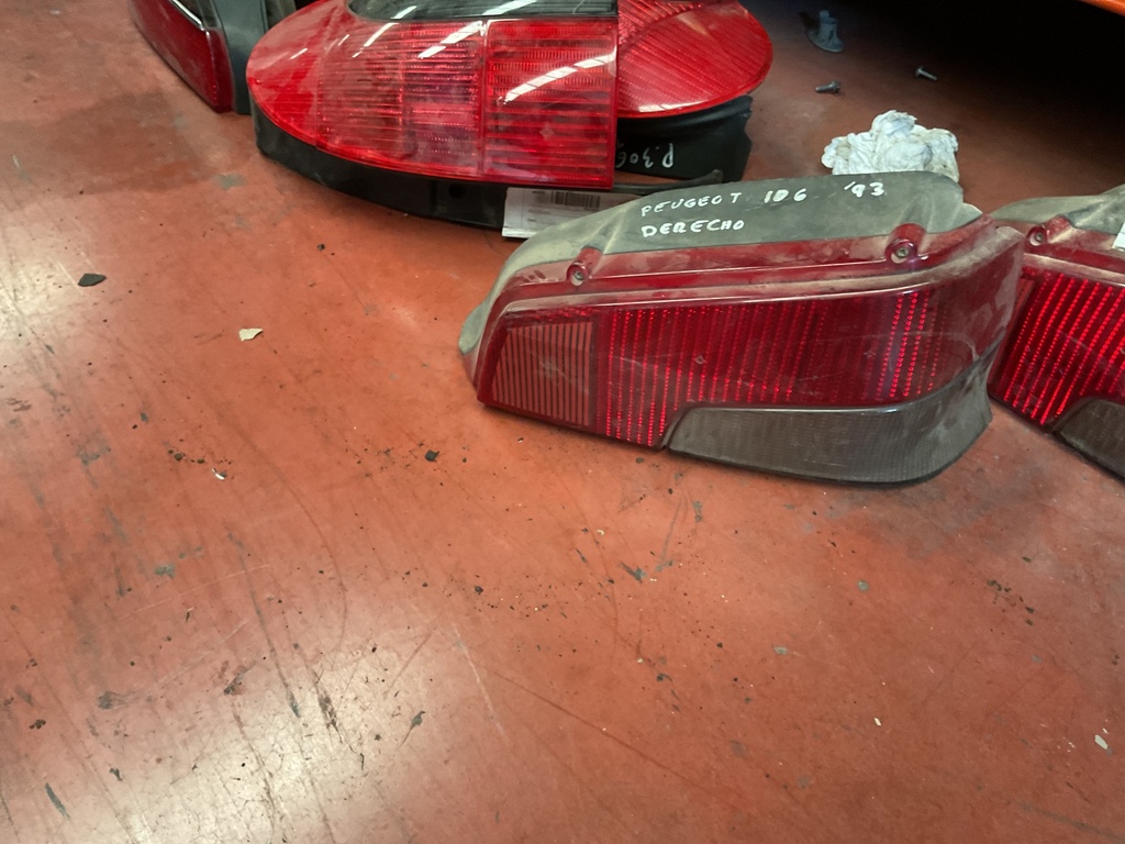 Piloto derecho peugeot 106 93