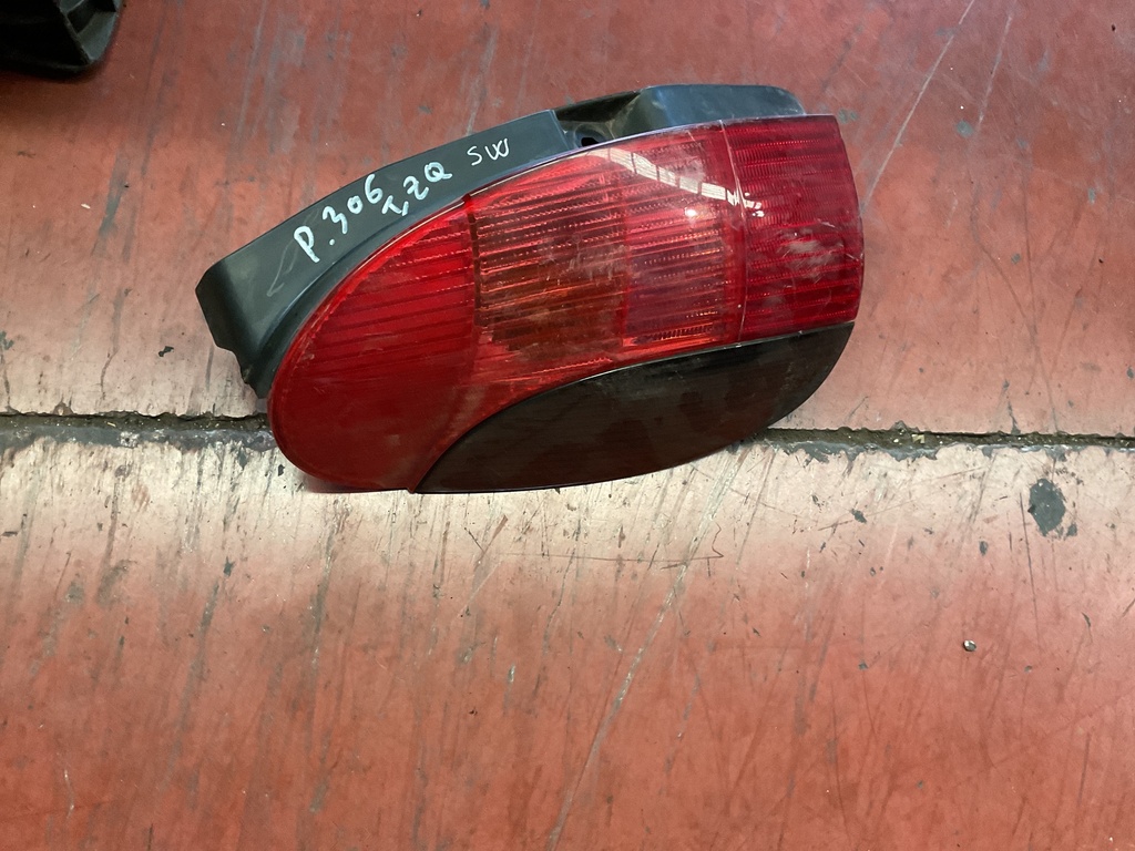 Piloto izquierdo peugeot 306 sw