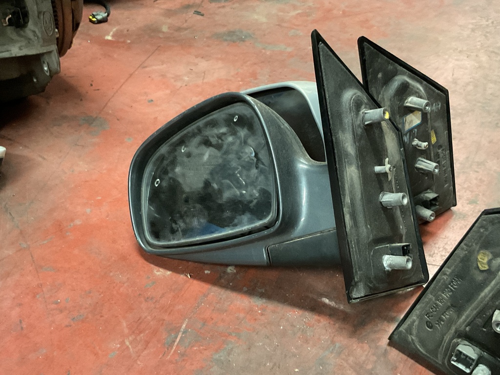 Retrovisor izquierdo hyundai matrix ‘09