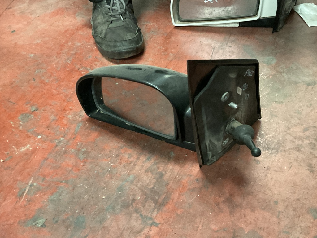 Retrovisor izquierdo manual hyundai getz ‘03