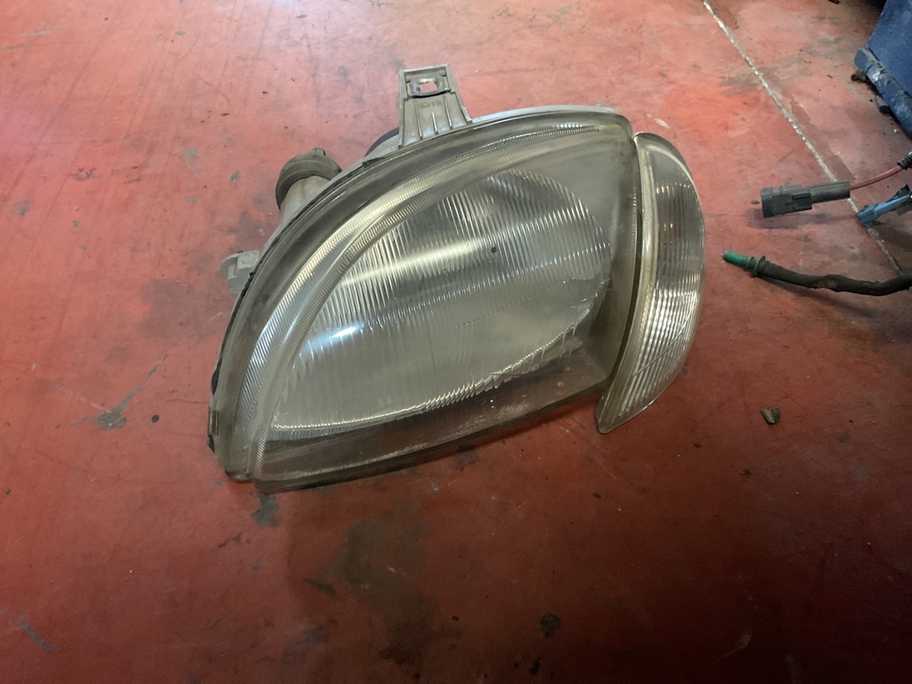 Faro izquierdo fiat seicento 2003