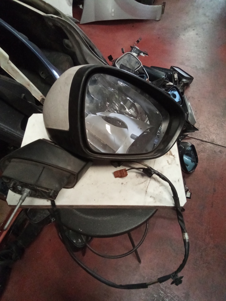 Retrovisor derecho citroen c5 '15