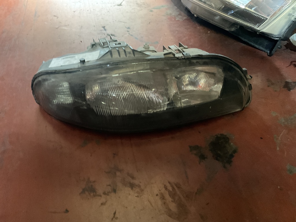 Faro derecho fiat brava 1999