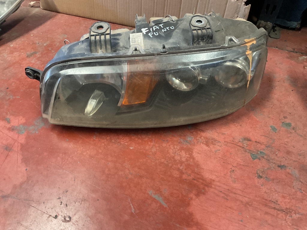 Faro izquierdo fiat punto ii