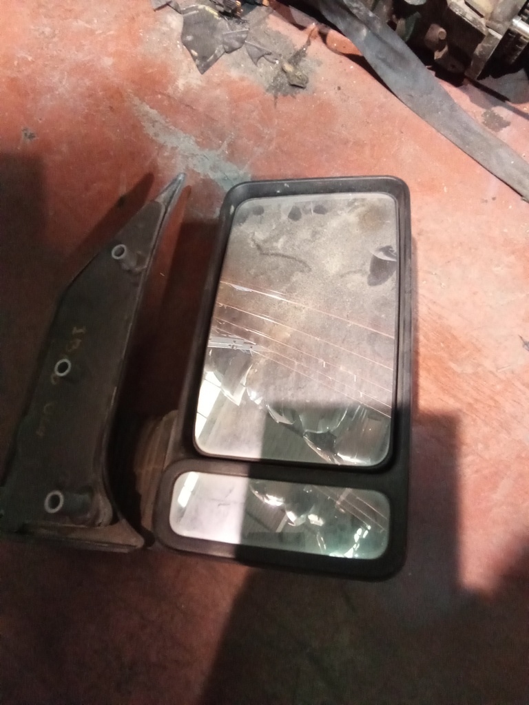 Retrovisor derecho iveco daily '04